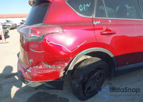 2018 Toyota Rav4 Le z USA, uszkodzony, nr VIN 2T3ZFREV9JW444716